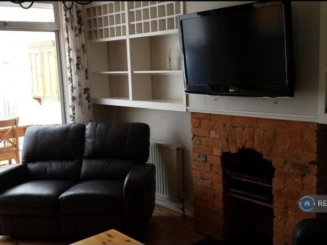 3 bedroom bungalow to rent