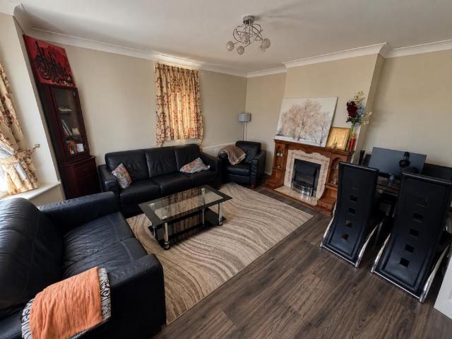 3 bedroom bungalow to rent