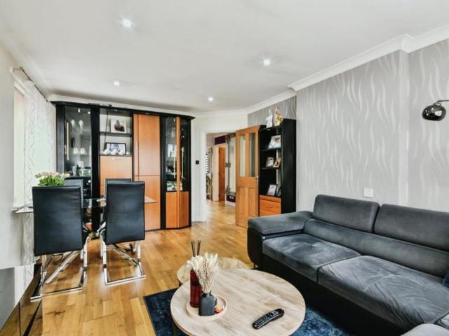 3 bedroom bungalow to rent