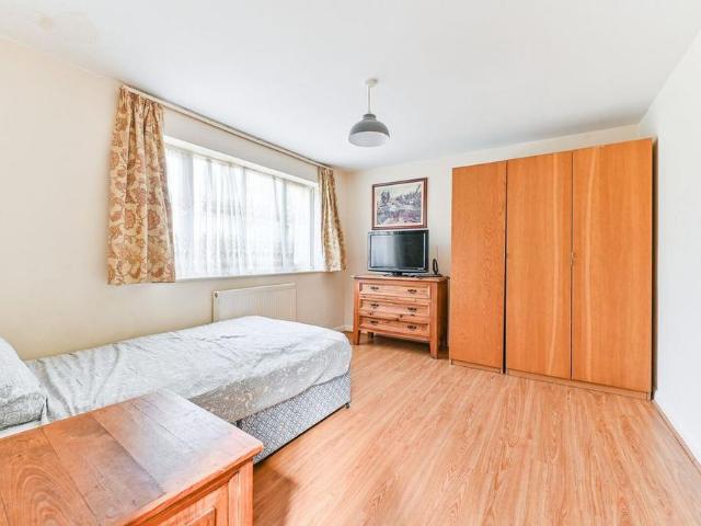3 bedroom bungalow to rent