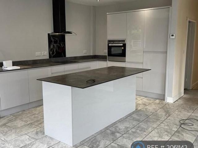 3 bedroom bungalow to rent