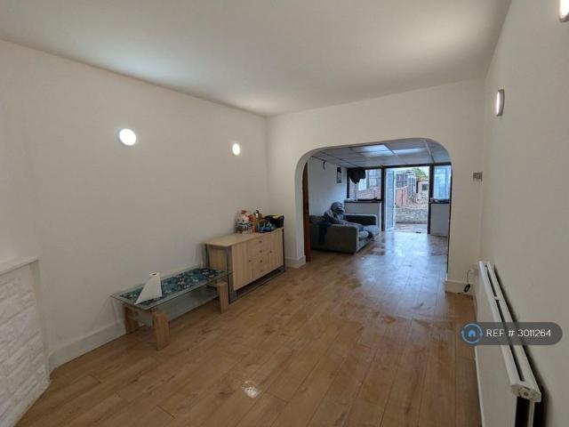 3 bedroom bungalow to rent