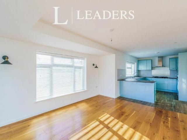 3 bedroom bungalow to rent