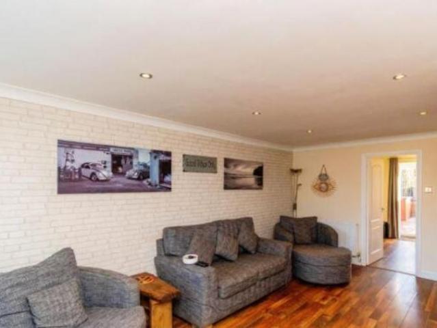 3 bedroom bungalow to rent