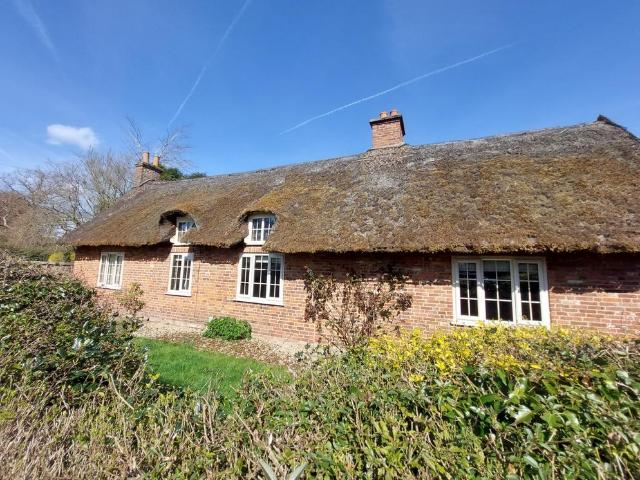 3 bedroom bungalow to rent