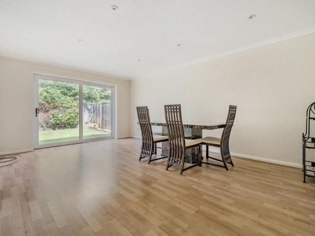 3 bedroom bungalow to rent