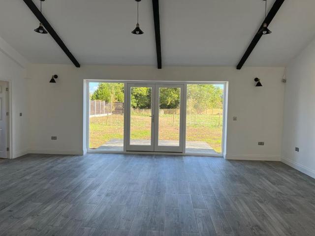 3 bedroom bungalow to rent
