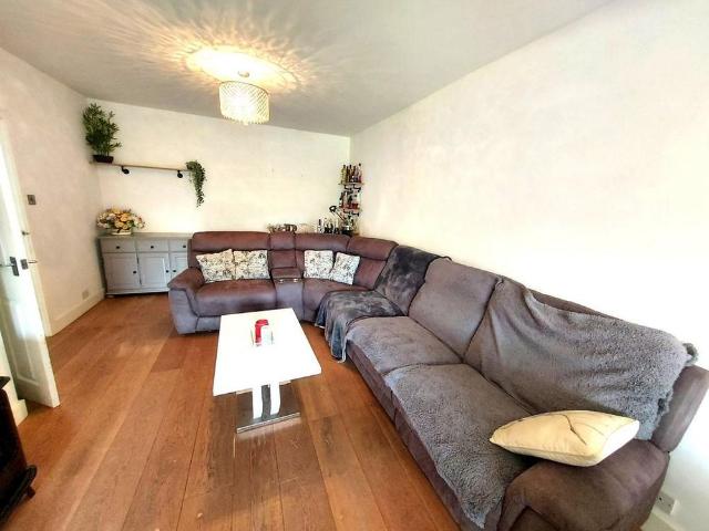 3 bedroom bungalow to rent