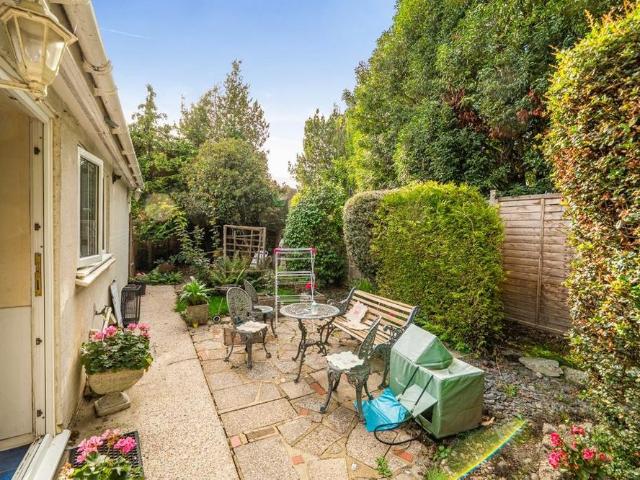 3 bedroom bungalow to rent