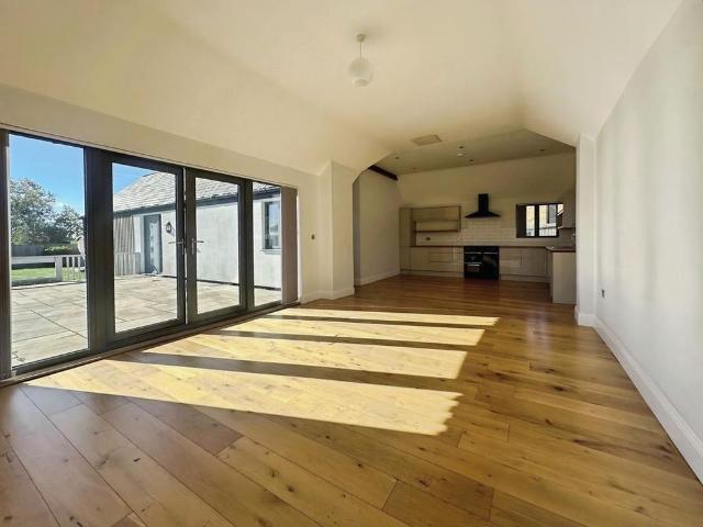3 bedroom bungalow to rent