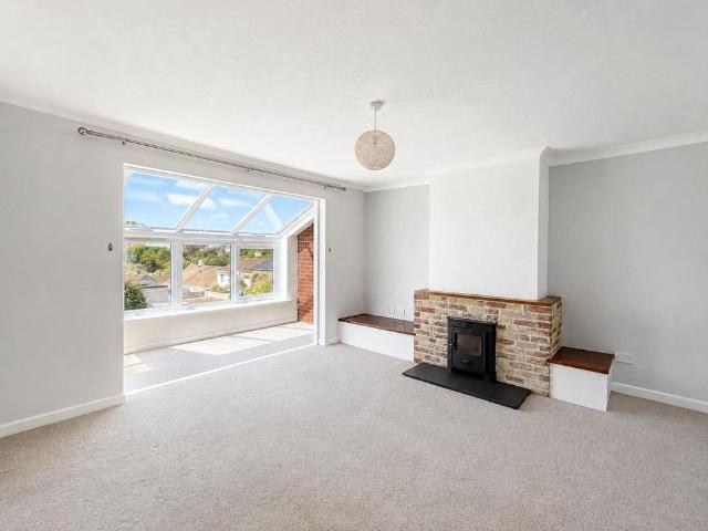 3 bedroom bungalow to rent