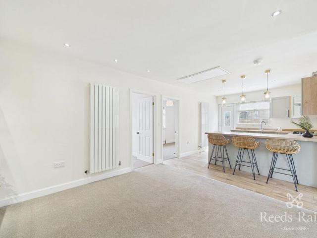 3 bedroom bungalow to rent