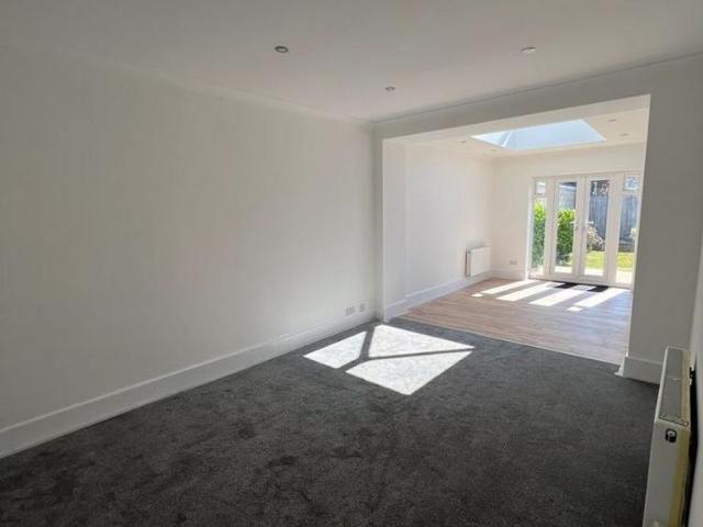 3 bedroom bungalow to rent