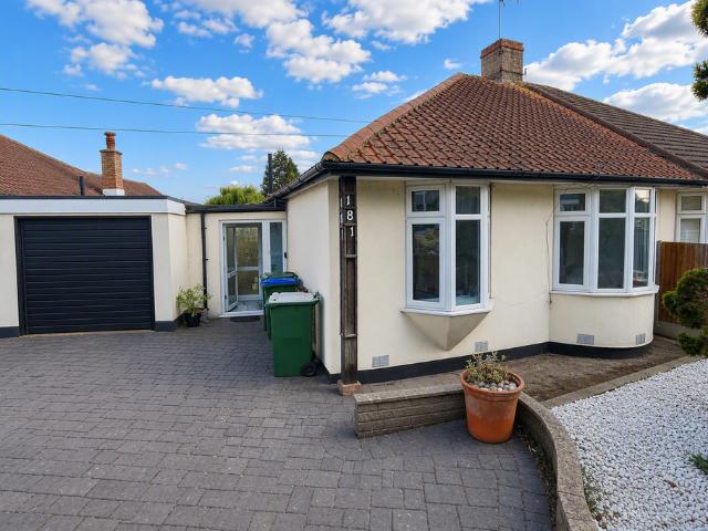 3 bedroom bungalow to rent