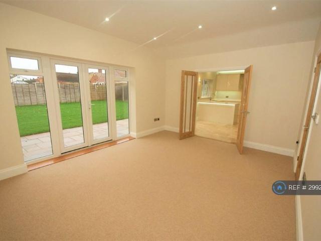 3 bedroom bungalow to rent