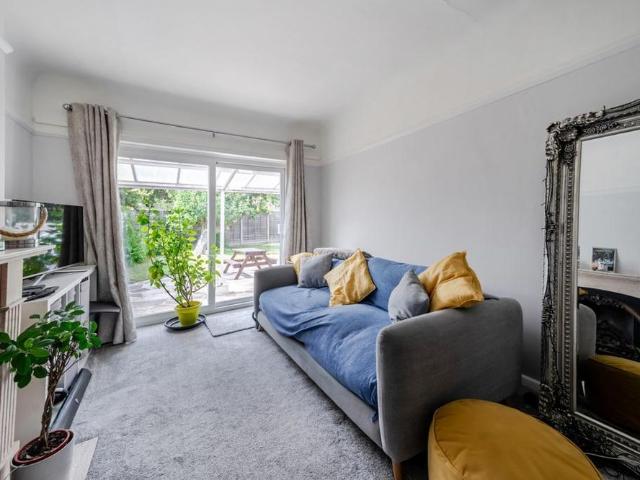 3 bedroom bungalow to rent