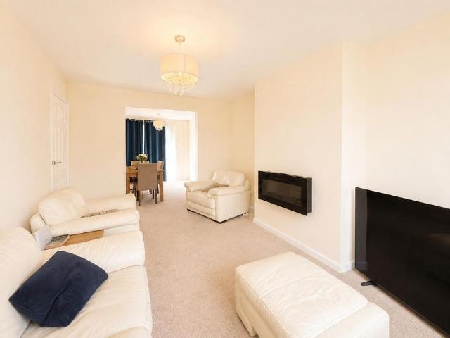 3 bedroom bungalow to rent