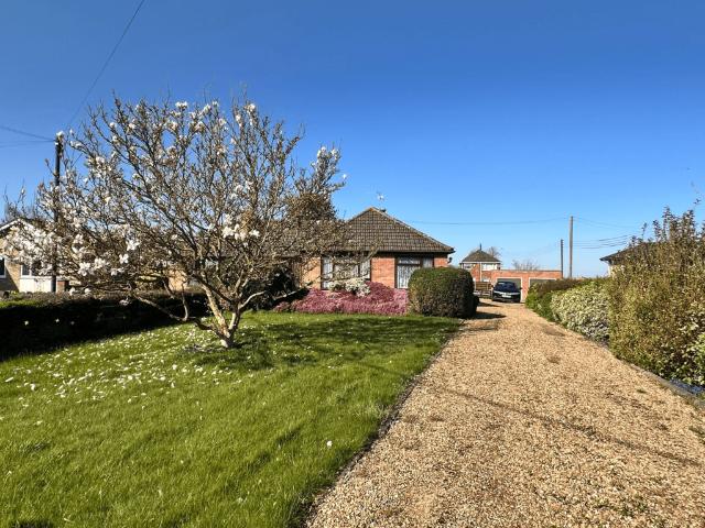 3 bedroom bungalow to rent