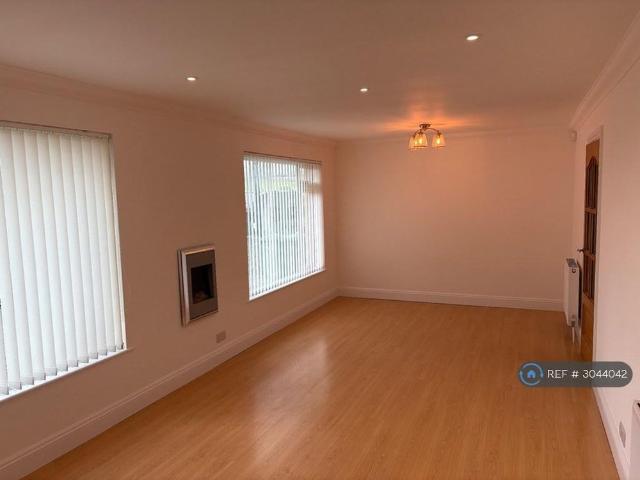 3 bedroom bungalow to rent