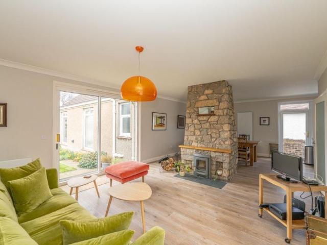 3 bedroom bungalow to rent