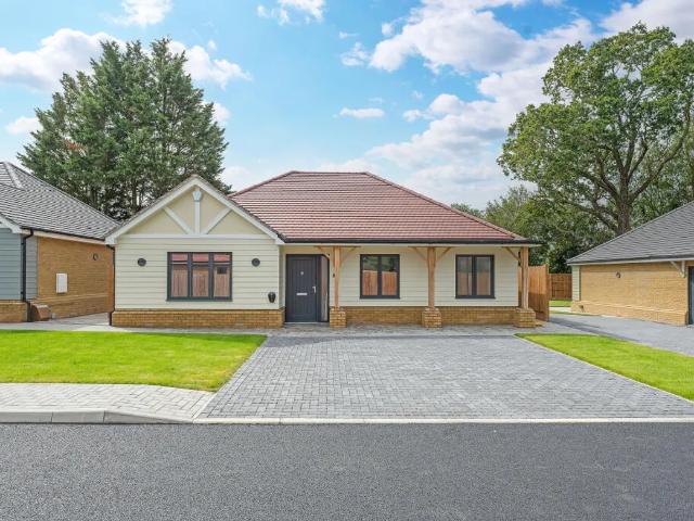 3 bedroom bungalow to rent