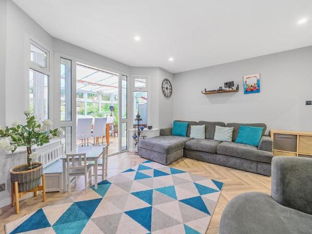 3 bedroom bungalow to rent