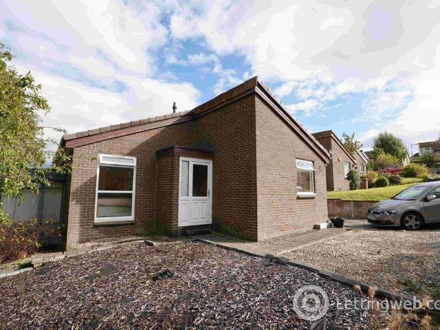 3 Bedroom Bungalow to Rent at Edinburgh, Pentland Hills