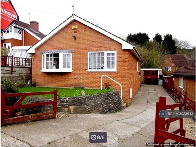 3 Bedroom Bungalow To Rent In Brookwood Crescent, Nottingham, NG4