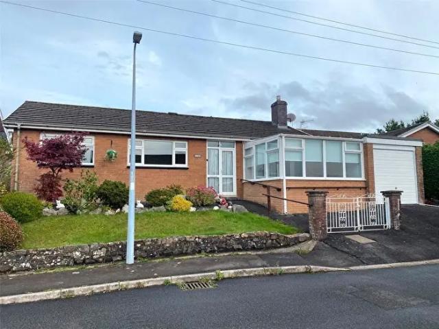 3 Bedroom Bungalow To Rent In Bryngwyn, Y Gilfach Isaf, Llanidloes, Powys, SY18