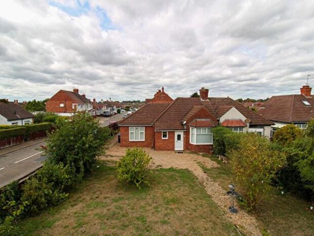 3 Bedroom Bungalow To Rent In Kettering Road, Northampton, NN3
