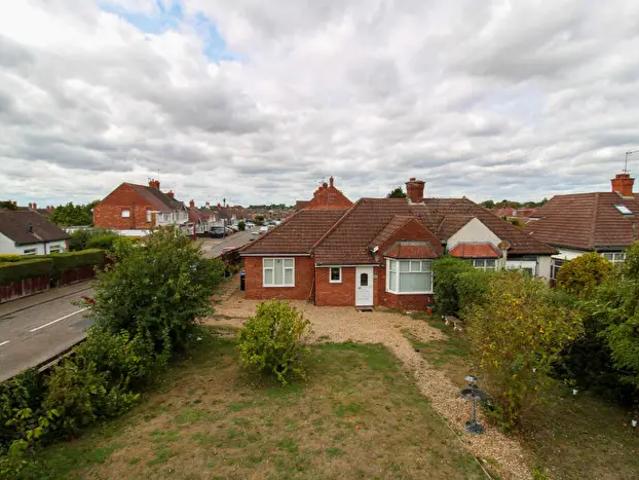 3 Bedroom Bungalow To Rent In Kettering Road, Northampton, NN3