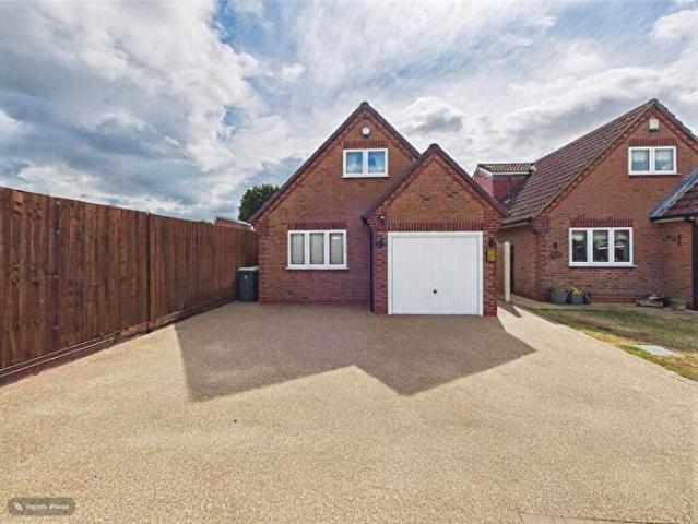 3 Bedroom Bungalow To Rent In Reeders Croft, Chilwell, Beeston, Nottingham, NG9
