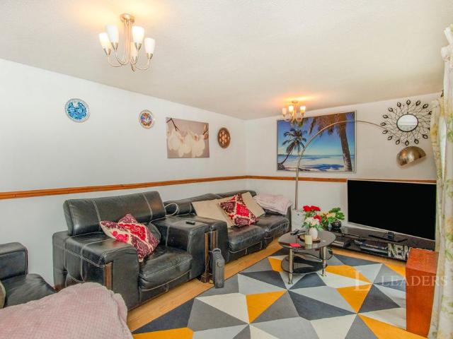 3 bedroom bungalow to rent Meadow Road, Droitwich, WR9