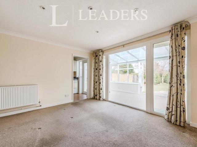 3 bedroom bungalow to rent Oliver Road, Horsham, West Sussex, RH12