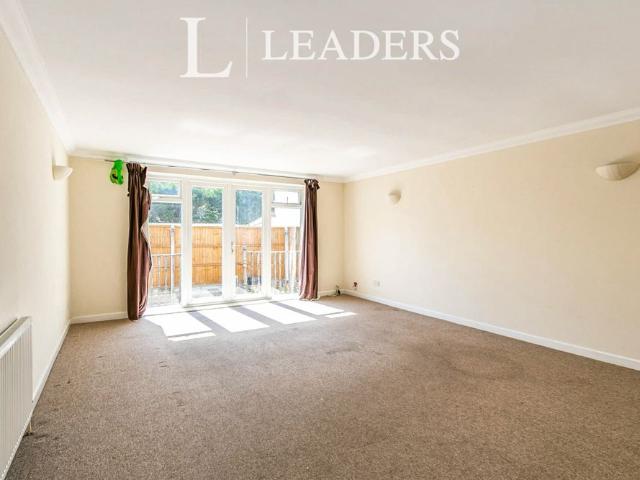 3 bedroom bungalow to rent Sandecotes Road, Poole, BH14