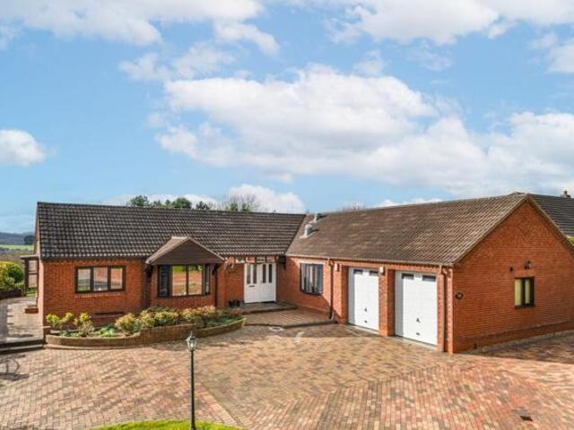 3 Bedroom Bungalow Telford Telford And Wrekin 101675593