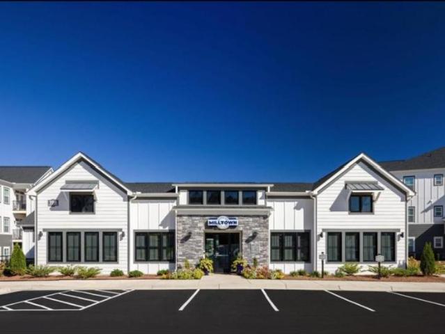 3 bedroom, Burlington NC 27215 105967138