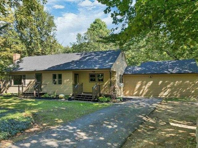 3 bedroom, Gilmanton NH 03837 105611218
