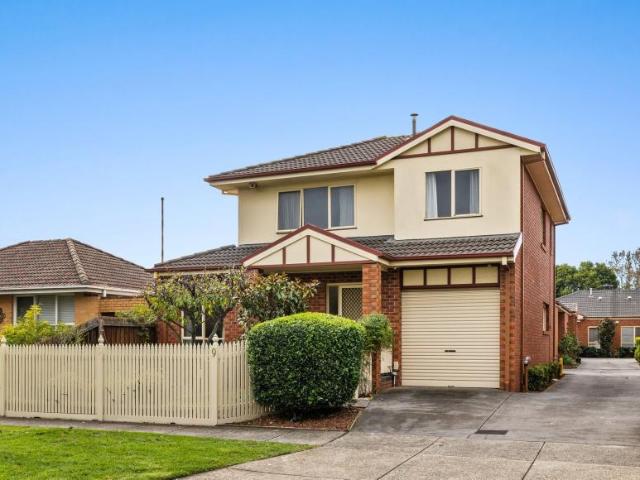 3 Bedroom House Glen Huntly VIC 102761050