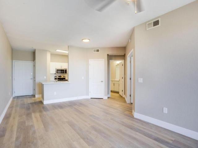 3 bedroom, Glendale AZ 85301 105194222