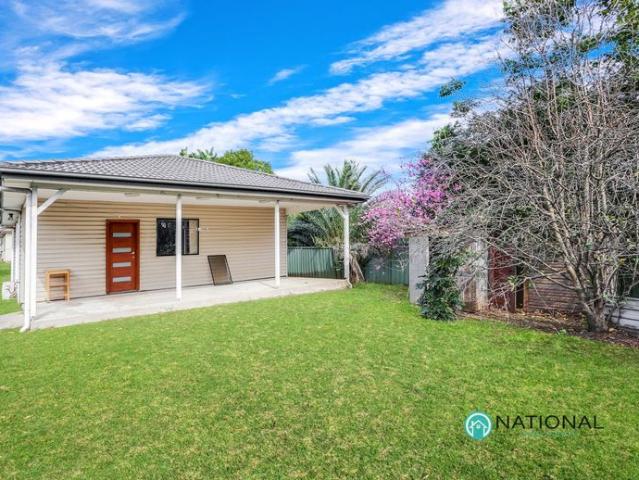 3 Bedroom Granny Flat with Large Yard Water Included