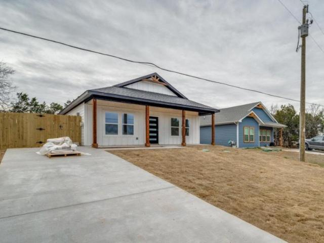 3 bedroom, Granbury TX 76048 LS104585812