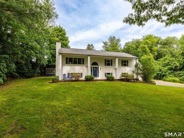 3 bedroom, Granby CT 06035 104443105