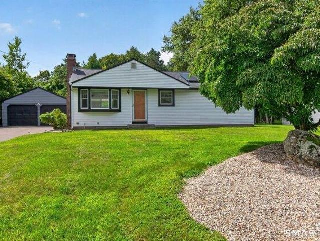 3 bedroom, Granby CT 06035 105495101