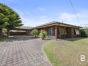 3 Bedroom great location