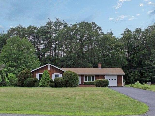 3 bedroom, Greenfield MA 01301 104604477