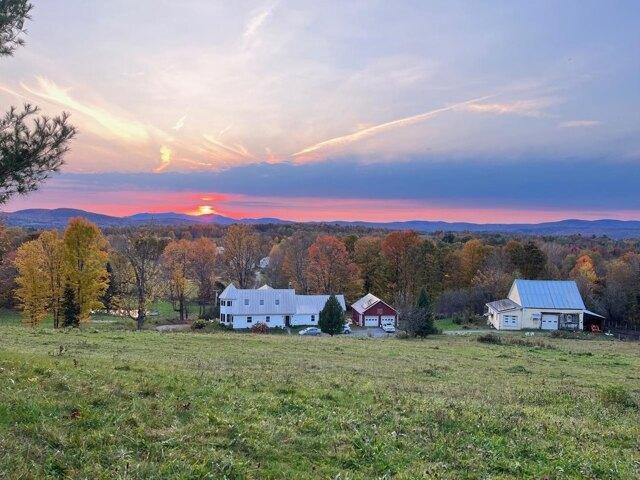 3 bedroom, Greensboro VT 05826 104835696