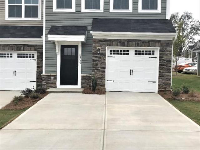3 bedroom, Greer SC 29650 105181087