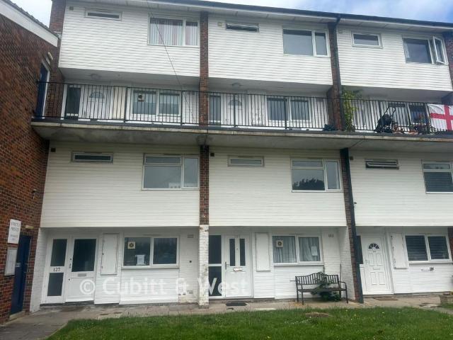 3 bedroom ground maisonette for sale