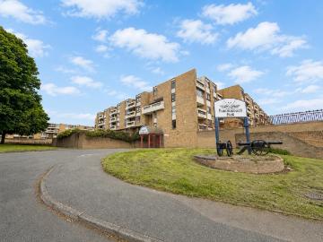 3 bedroom ground maisonette for sale